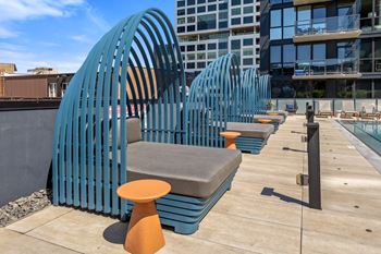 Poolside lounge space at the mason apartments in chicago, il 60607
